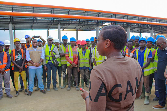 VISITE DE CHANTIERS / LA DIRECTRICE GENERALE DU FER AU  4ème PONT ET AU PEAGE D’ATTINGUIE