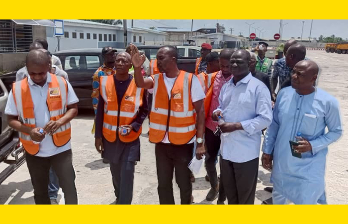 VISITE DU DIRECTEUR GENERAL DU HAUT CONSEIL DU PATRONAT DES ENTREPRISES DE TRANSPORT ROUTIER A L’AIRE DE STATIONNEMENT D’ALLOKOI