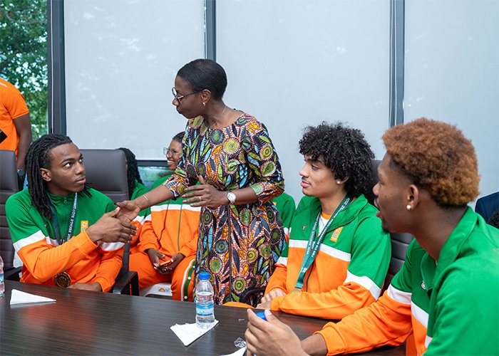 AFROBASKET U18 : LA DIRECTRICE GÉNÉRALE DU FER SALUE LA PERFORMANCE DES SÉLECTIONS IVOIRIENNES